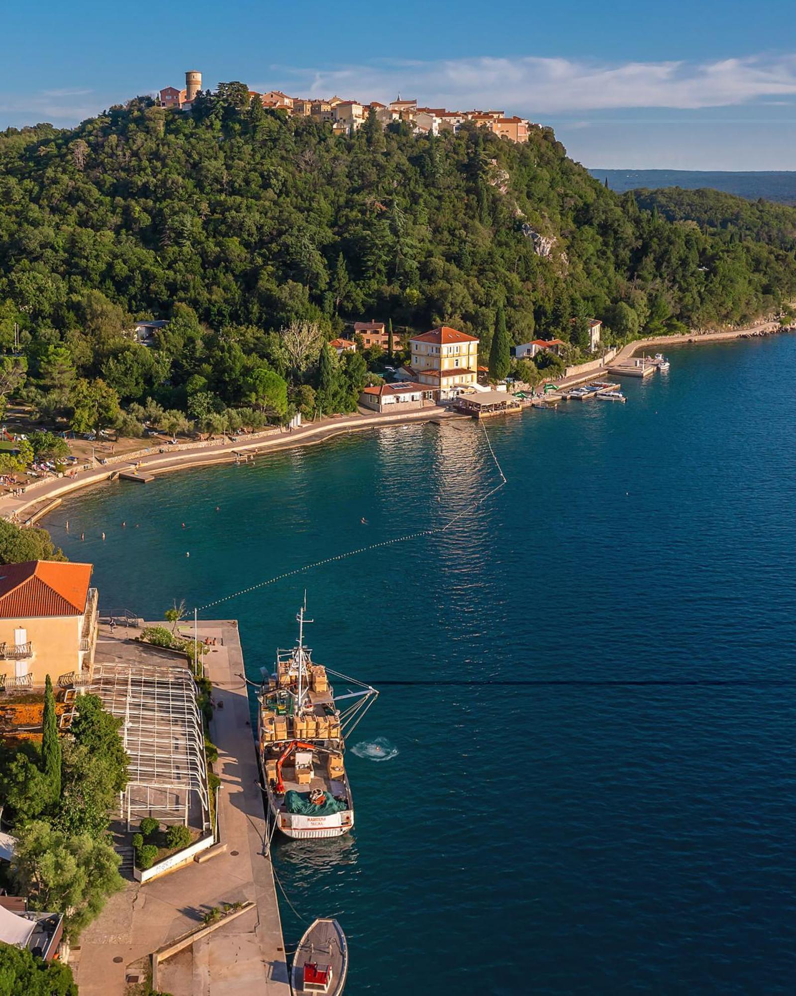 Hotel Pansion Delfin Omišalj Exterior foto
